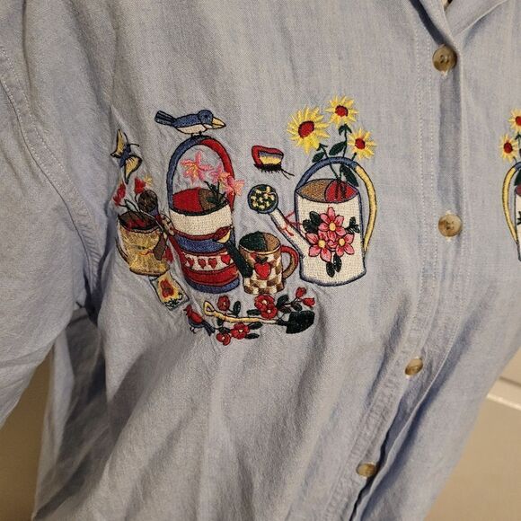 Light washed embroidered button up shirt - Picture 4 of 6